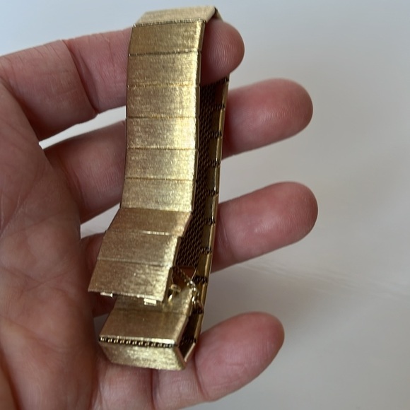 Vintage Napier Gold Tone Flexible Bracelet - Picture 8 of 10